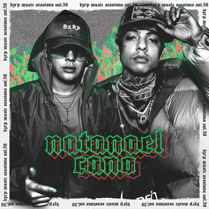 一边摸下面一边吃奶快点好难受
